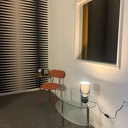 Lanzo 48 Apartahotel *